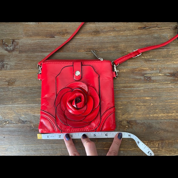 Mellow World Red Rose Purse - Picture 4 of 5